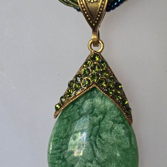 Women's green multi strand necklace boho like new - Picture 2 of 4